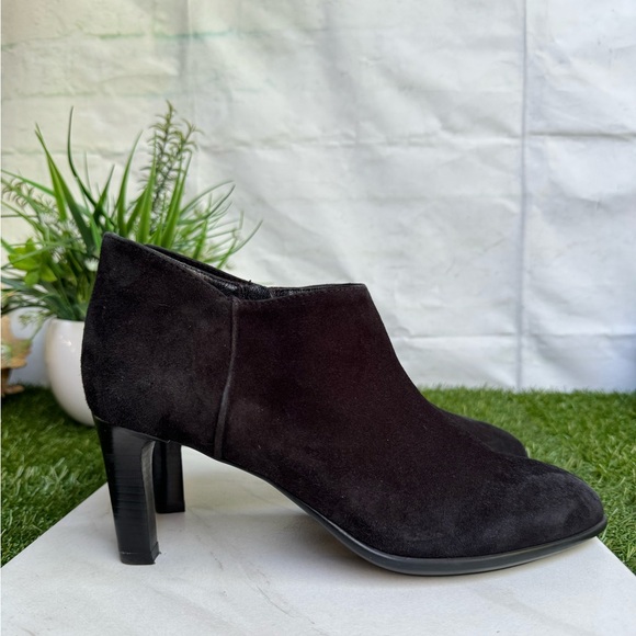 AQUATALIA  Dona Black Suede Ankle Boot size 9 - Picture 6 of 9